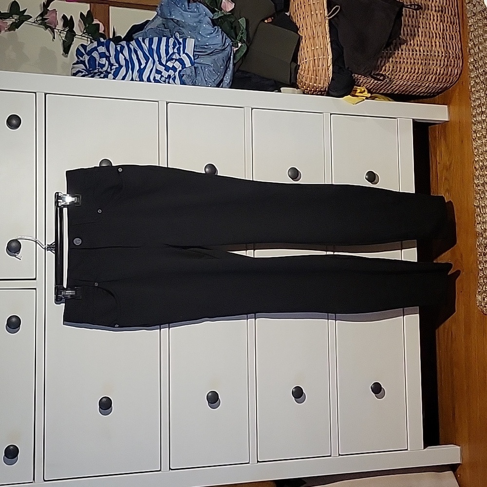 Black tight pants
